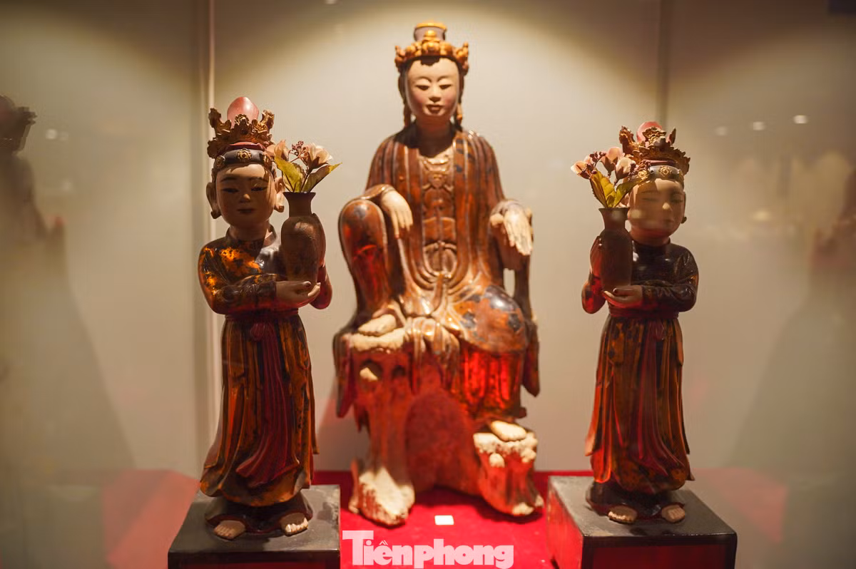 Quan âm toạ sơn có niên đại thế kỷ XIX.