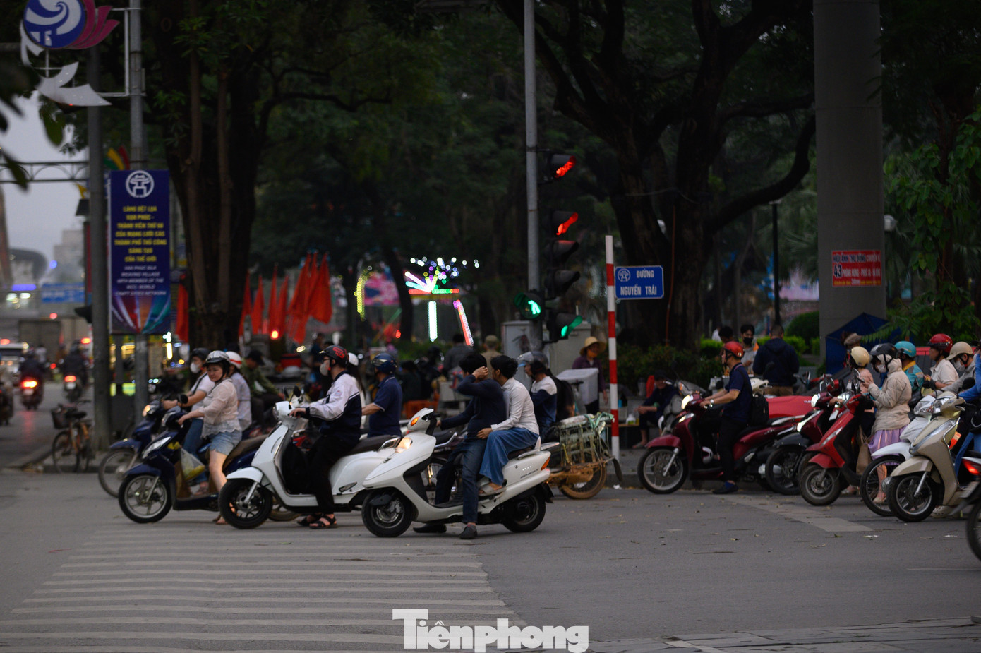 Dù đã có nghị định mới về xử phạt vi phạm giao thông, tuy nhiên, trên tuyến đường này, tình trạng người lái xe vi phạm luật an toàn giao thông vẫn diễn ra thường xuyên.