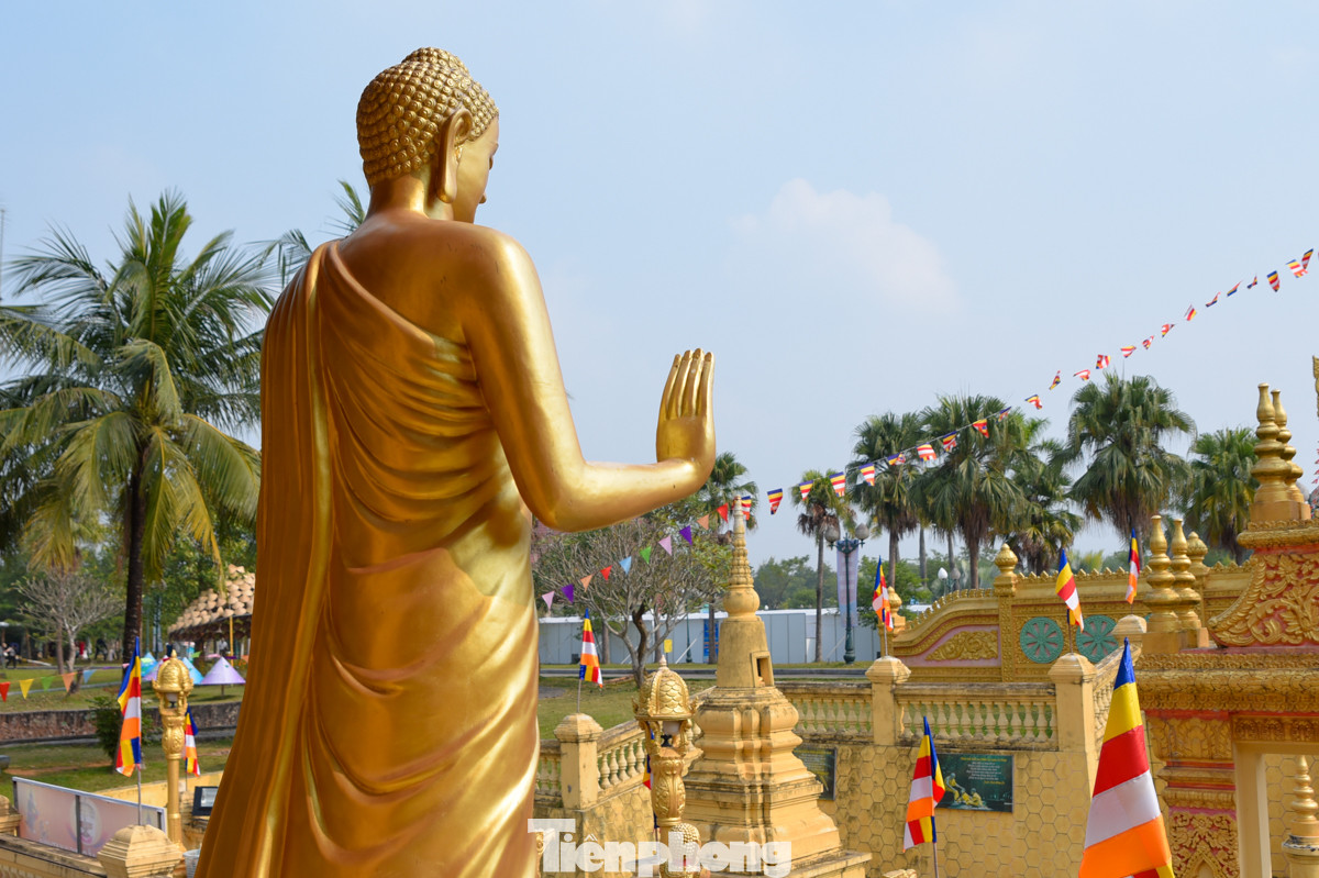 Ngôi chùa là nơi sinh hoạt tôn giáo, văn hóa của đồng bào Khmer giữa thủ đô Hà Nội.