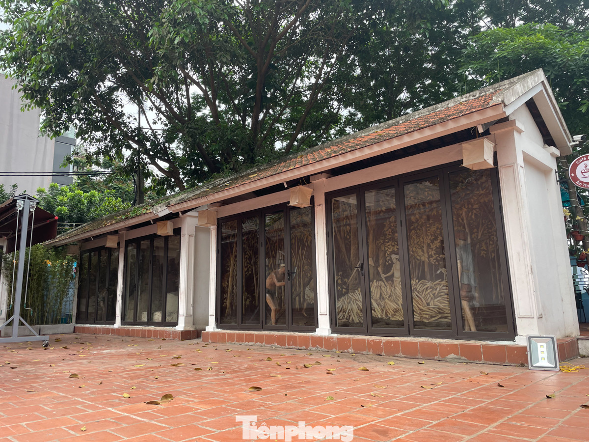 Khu du lịch triển lãm về giấy Dó nằm trong tổ hợp triển lãm tại 189 Trích Sài, (quận Tây Hồ, thành phố Hà Nội).