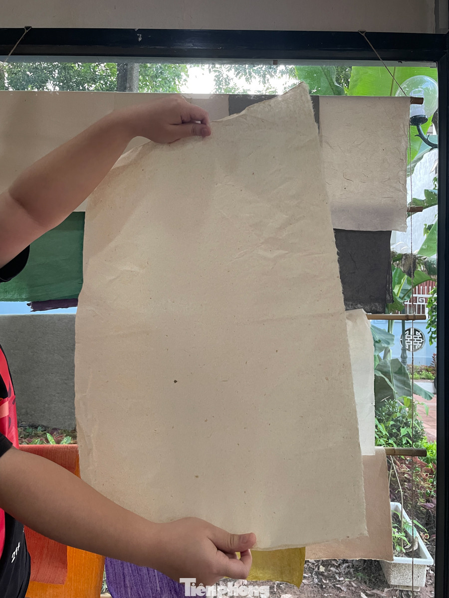 Ngày nay vẫn giấy Dó vẫn được tìm mua bởi một số hoạ sĩ, người làm tranh khắc gỗ hay nghệ nhân gấp giấy trong đó có cả người nước ngoài.