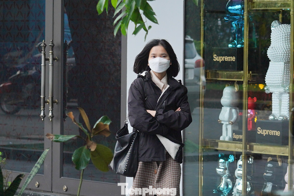 Đến sáng nay (2/10), không khí lạnh bao trùm Thủ đô đã trở nên rõ rệt hơn.