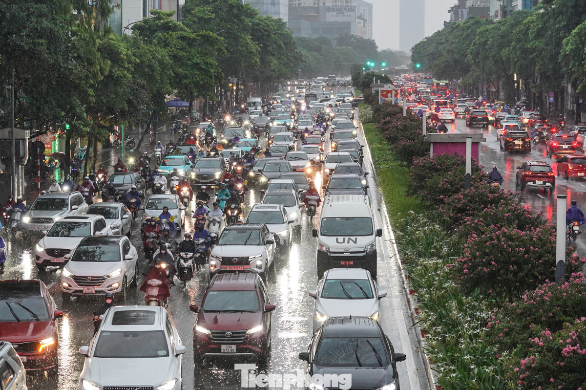 Ghi nhận tại đường Trần Duy Hưng lúc 7 giờ sáng..