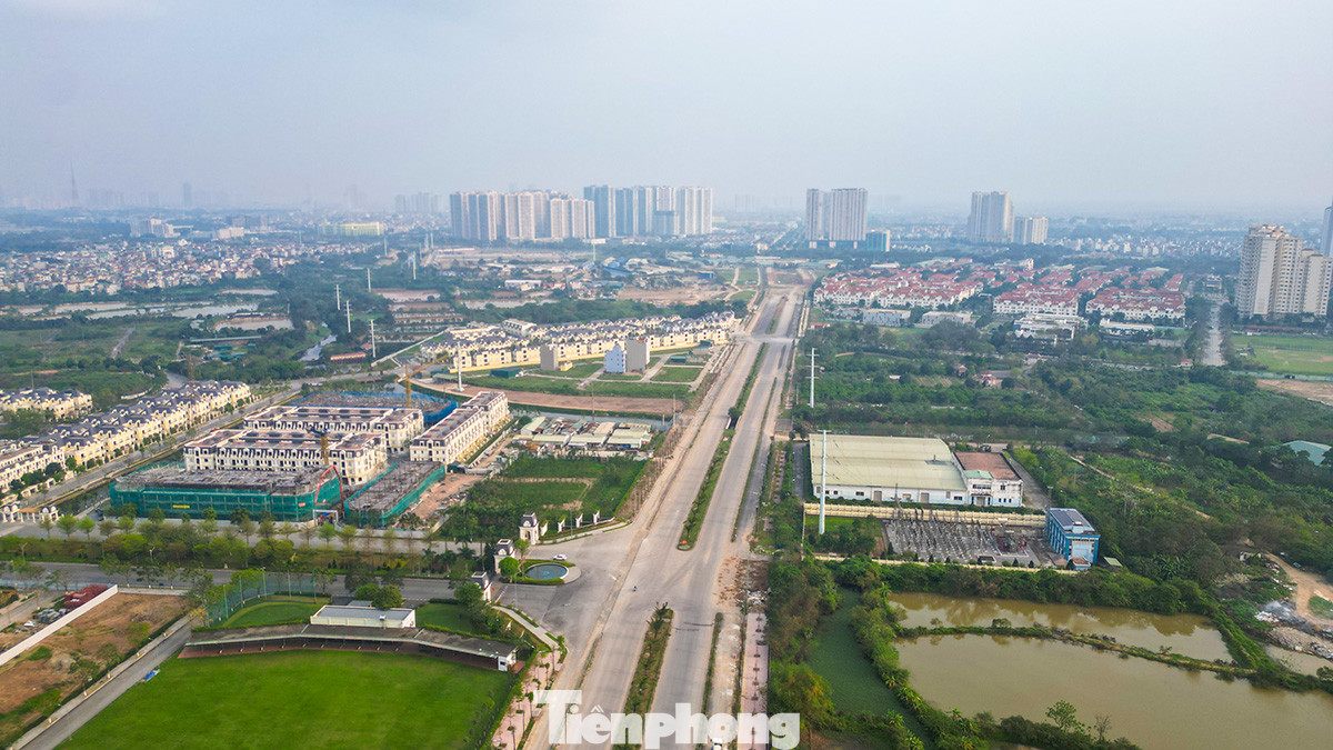 Dù dự án chưa hoàn thành nhưng xung quanh đã mọc lên rất nhiều khu đô thị, tòa cao ốc...