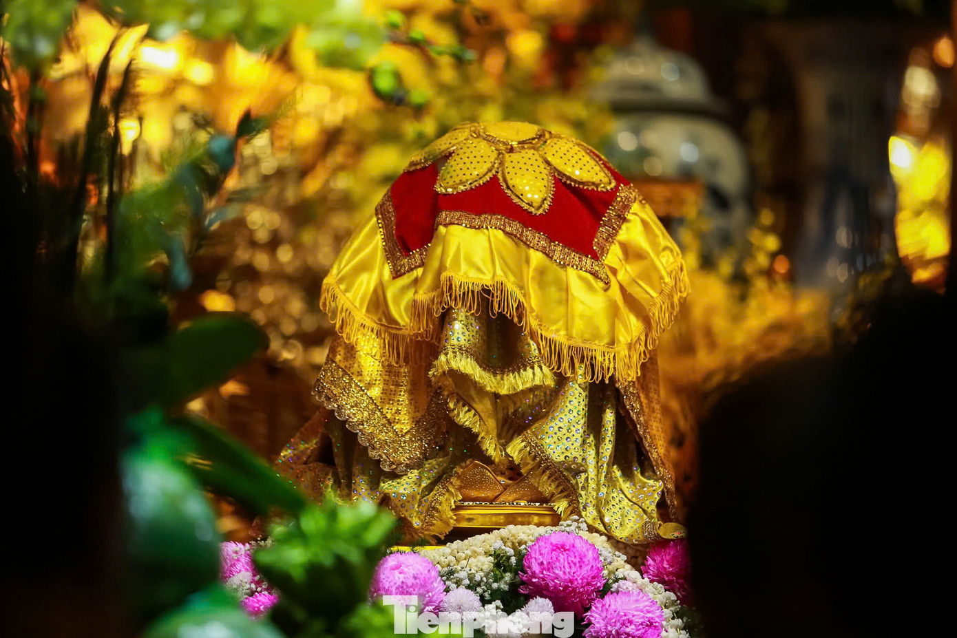 Theo kế hoạch, xá lợi Phật sẽ được tôn trí tại chùa Phúc Sơn trong hai ngày (23-24/5) để người dân và Phật tử từ khắp nơi đến chiêm bái và tham dự các hoạt động tâm linh, thiện nguyện do nhà chùa tổ chức.