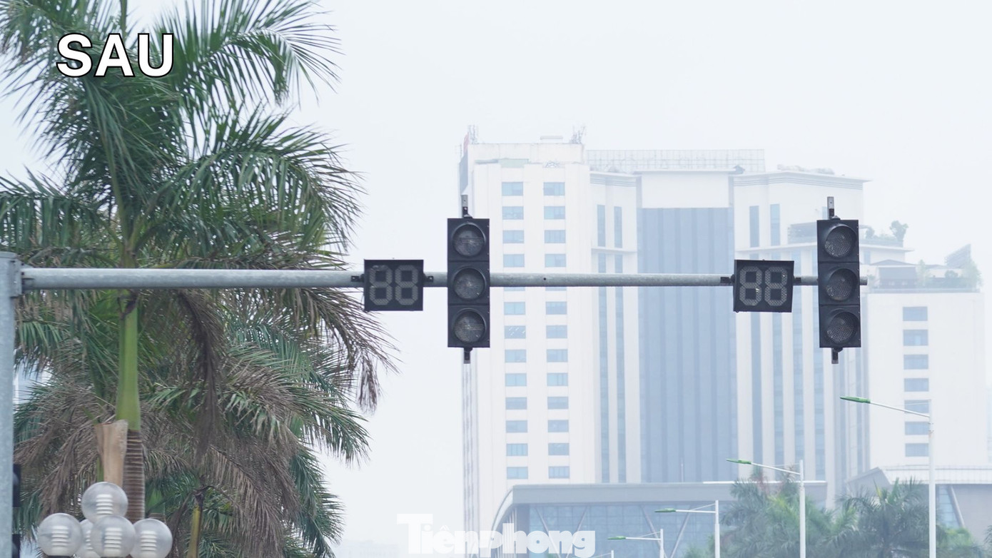 Đèn đỏ trên đường Trịnh Văn Bô hướng đi Mỹ Đình trước đây quá nhiều giây, nay đã được tắt.