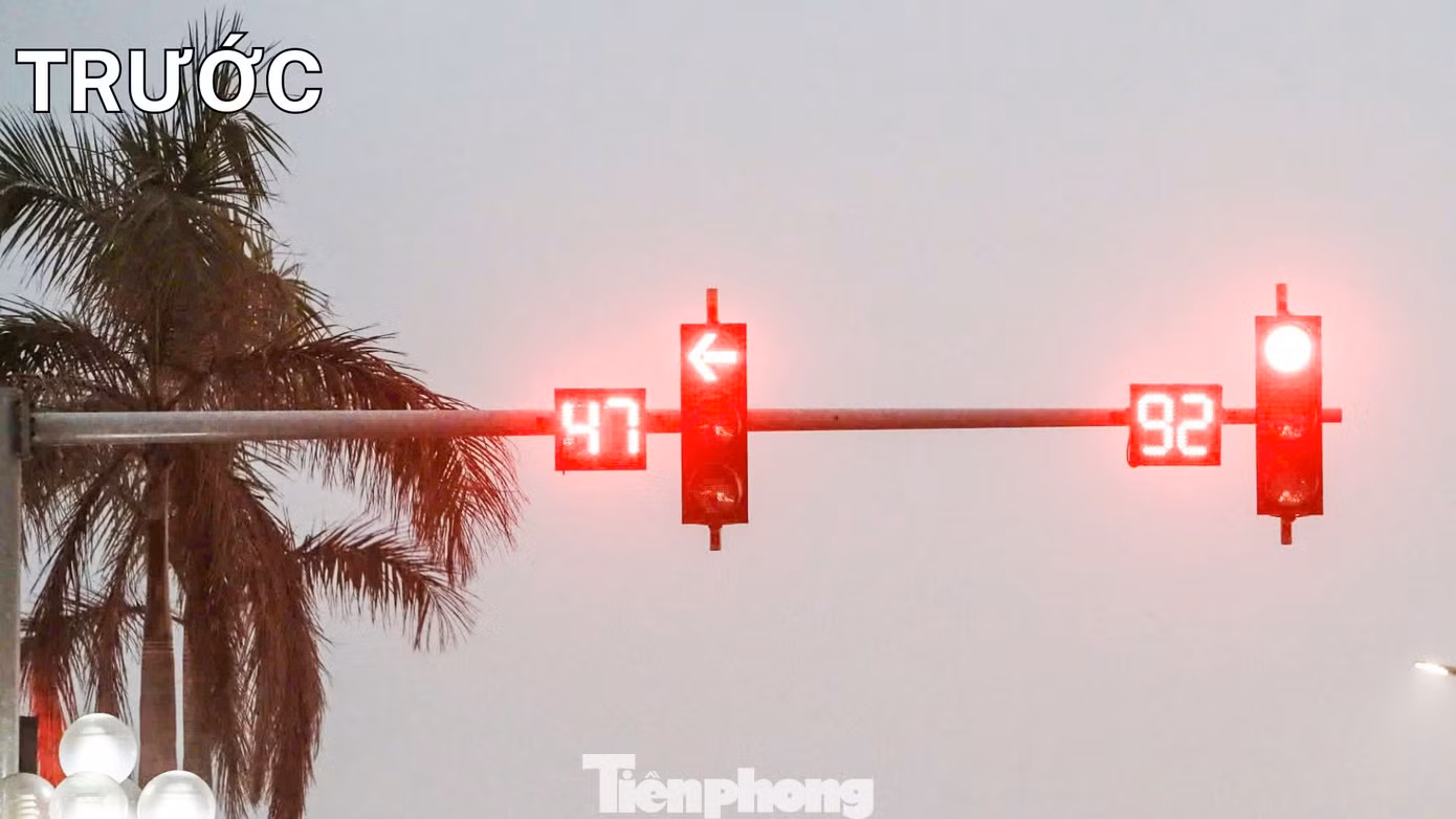 Đèn đỏ trên đường Trịnh Văn Bô hướng đi Mỹ Đình trước đây quá nhiều giây, nay đã được tắt.