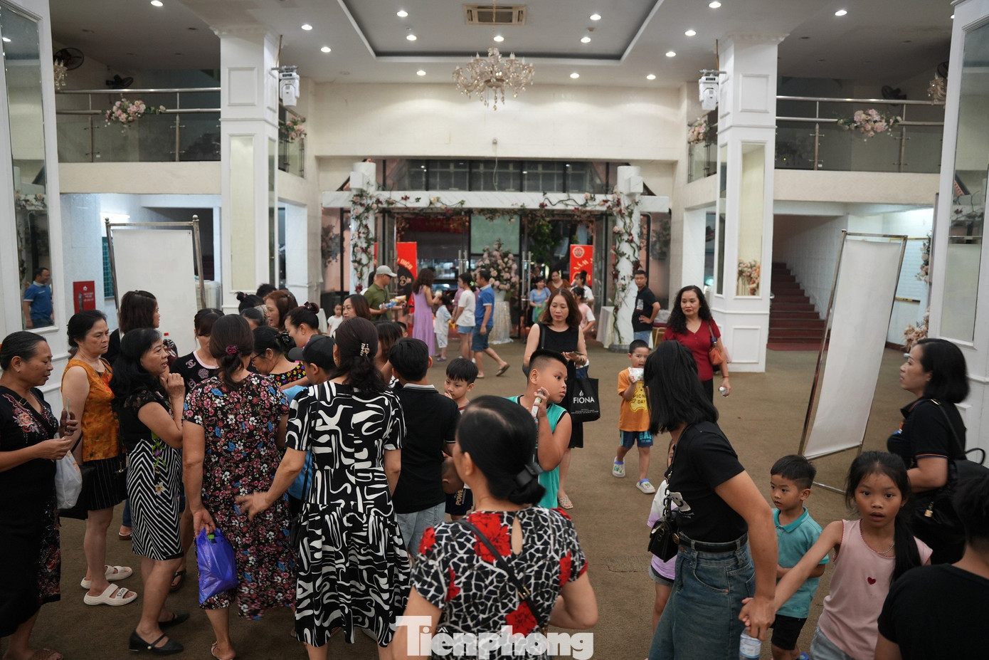 Năm nay, nhiều nhà hát kịch, rạp xiếc cũng đầu tư dàn dựng nhiều tác phẩm hay dành riêng cho thiếu nhi vở "Rồng thần trở lại" của nhà hát kịch Việt Nam; Nhà hát Tuổi trẻ Việt Nam với các vở diễn: Bữa tiệc của Elsa, Zorba - chú mèo thám tử...