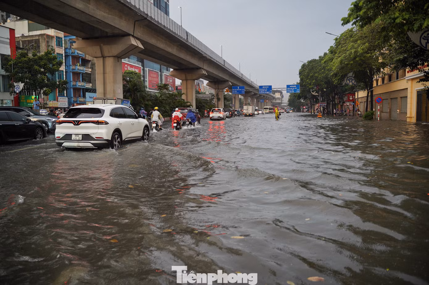 Theo Trung tâm Khí tượng Thuỷ văn, thời tiết hôm nay 16/9, miền Bắc ngày nắng với nhiệt độ cao nhất có nơi trên 34 độ C; chiều tối và đêm cục bộ có nơi mưa to.