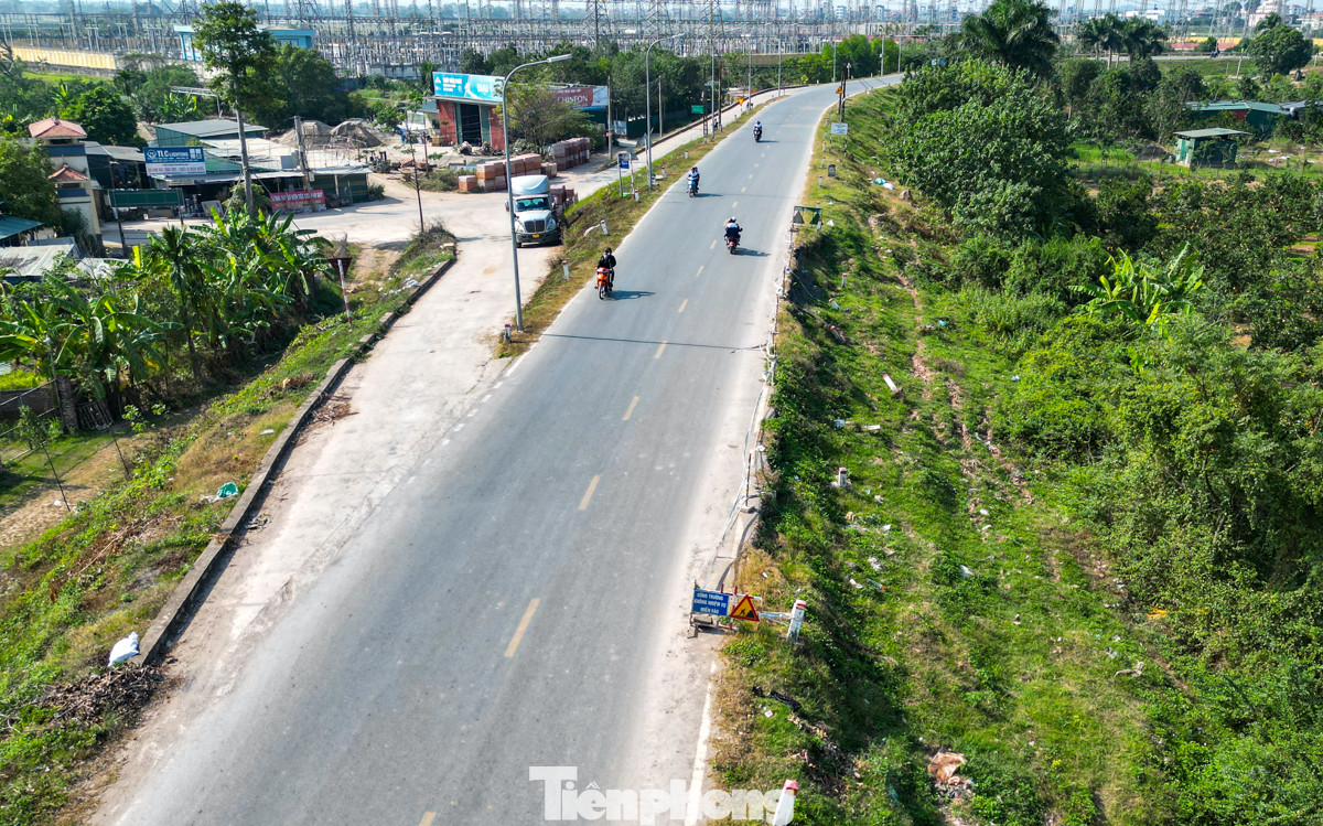 Ngày 20/11, UBND thành phố Hà Nội công bố tình huống khẩn cấp sạt lở mái đê hữu Đáy trên địa bàn huyện Quốc Oai và ban hành lệnh xây dựng công trình khẩn cấp để ngăn chặn sạt lở mái đê.