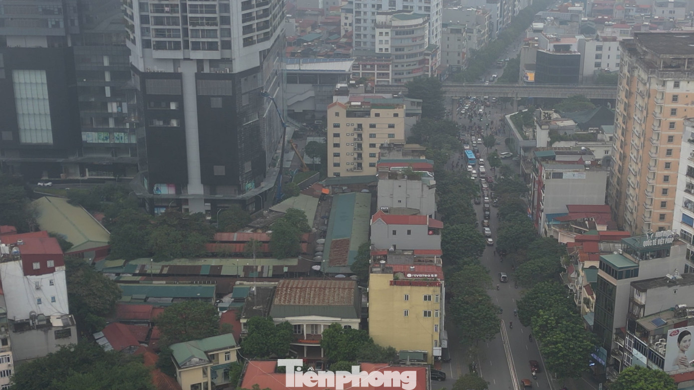 Theo Trung tâm dự báo khí tượng Thủy văn Quốc gia, trong hôm nay 7/12, chỉ số UV cực đại đạt ngưỡng gây hại rất cao đối với các tỉnh thành miền Bắc và miền Trung. Từ Nha Trang trở vào miền Nam, mức gây hại bởi UV phổ biến đạt ngưỡng cao. Theo Trung tâm dự báo khí tượng Thủy văn Quốc gia, trong hôm nay 7/12, chỉ số UV cực đại đạt ngưỡng gây hại rất cao đối với các tỉnh thành miền Bắc và miền Trung. Từ Nha Trang trở vào miền Nam, mức gây hại bởi UV phổ biến đạt ngưỡng cao.