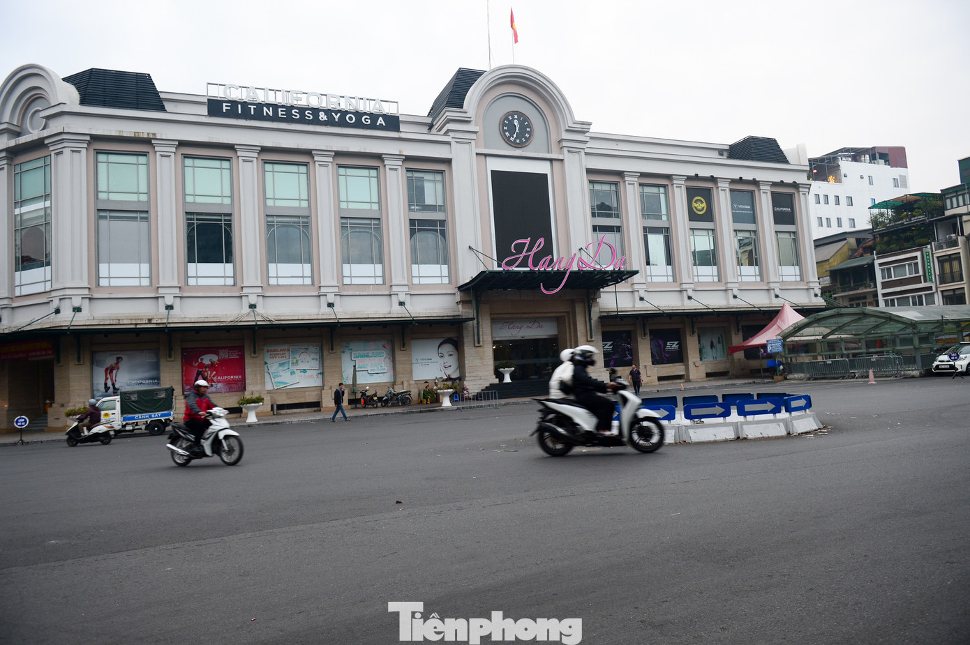 Chợ Hàng Da ngày đầu năm.