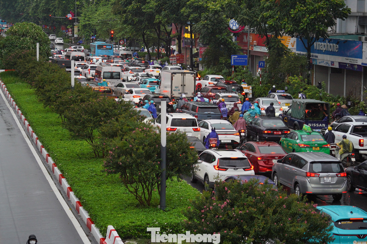 Đường Trần Duy Hưng lúc gần 8 giờ sáng nay (23/8).