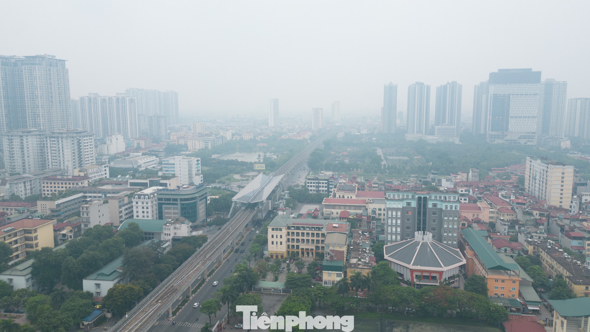 Khu vực đường Hồ Tùng Mậu vào lúc 12 giờ hôm nay.