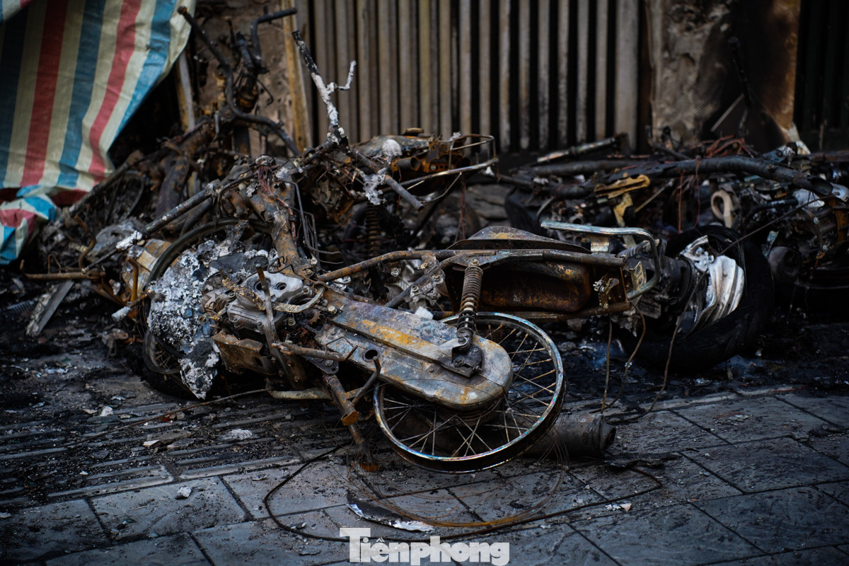 Rất nhiều tài sản bị thiêu rụi sau vụ cháy.