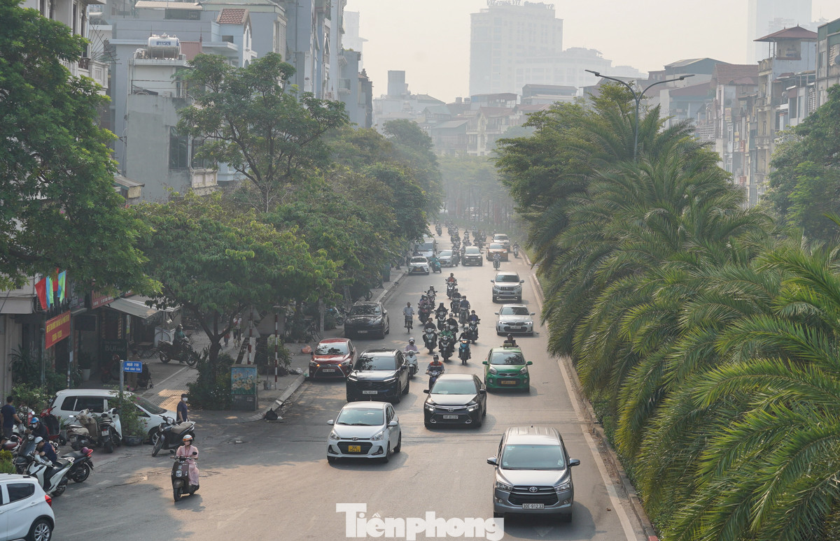 Tình trạng khói bụi do khí thải của phương tiện giao thông kèm không khí ô nhiễm sẽ ảnh hưởng đến sức khỏe con người, đặc biệt là hệ hô hấp của người già và trẻ nhỏ.