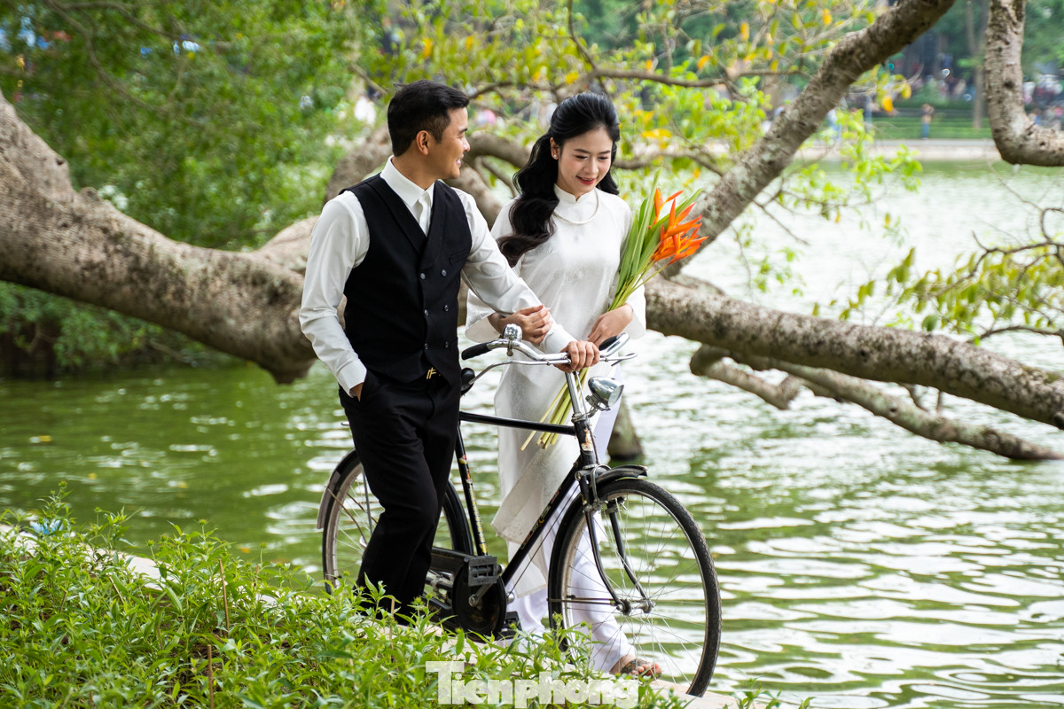 Thời tiết mát mẻ là điều kiện lý tưởng để nhiều cặp đôi thực hiện bộ ảnh đẹp.