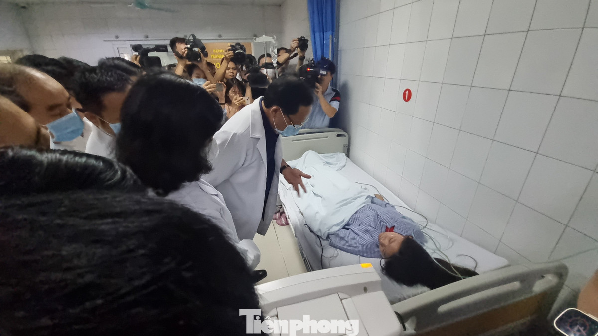 Sau khi cấp cứu tại hiện trường, các kíp cấp cứu đã chuyển 6 nạn nhân đến Bệnh viện Giao thông vận tải. Hiện sức khỏe 6 nạn nhân cơ bản chuyển biến tích cực. Sở Y tế tiếp tục đề nghị các bệnh viện Trung ương, bệnh viện thành phố hỗ trợ chuyên môn, tạo điều kiện tốt nhất cho các nạn nhân đang điều trị tại bệnh viện.