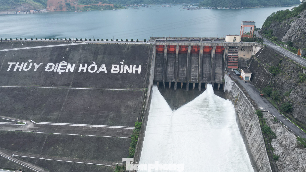 Theo bản tin của Trung tâm Dự báo Khí tượng thủy văn Quốc gia từ chiều tối ngày 24.6 đến sáng ngày 26.6, Bắc Bộ có mưa vừa, mưa to, có nơi mưa rất to với lượng mưa phổ biển từ 50-120mm, có nơi trên 200mm.