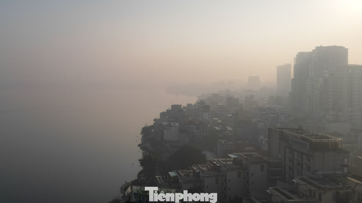 Theo Trung tâm dự báo khí tượng Thủy văn Quốc gia, ngày hôm nay, tại Hà Nội, chỉ số UV cực đại đạt ngưỡng gây hại đối với sức khoẻ.