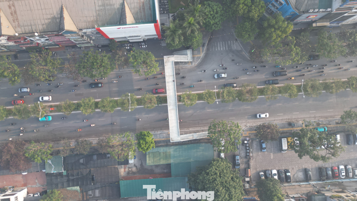 Tình trạng khói bụi do phương tiện giao thông thải ra kèm không khí bị ô nhiễm luôn tiềm ẩn đến sức khỏe. Đặc biệt là hệ hô hấp của người già và trẻ nhỏ.