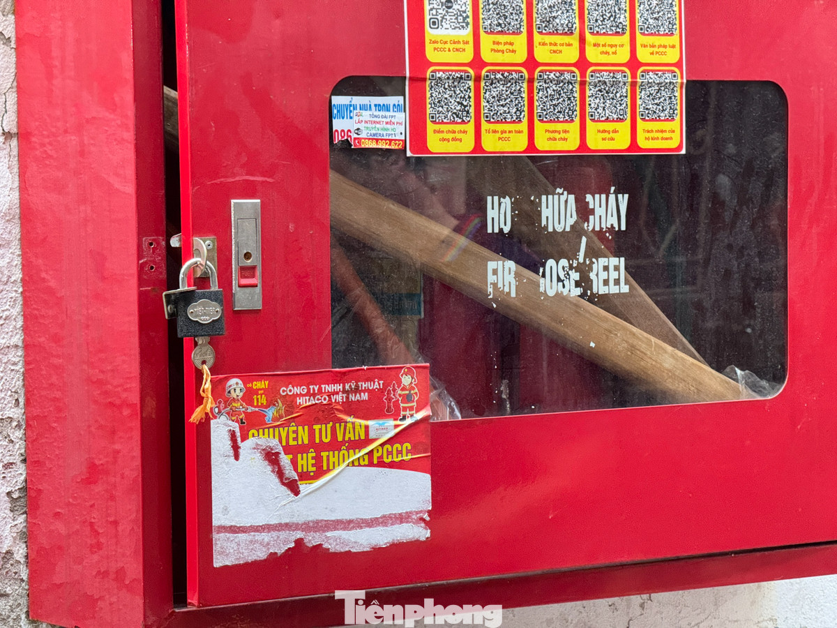 Theo quận ủy Cầu Giấy, ngõ 43/98/31, phố Trung Kính đã được thành lập điểm chữa cháy công cộng cách ngôi nhà xảy ra cháy khoảng 30 m, các thành viên gia đình đã tham gia lớp tuyên truyền, tập huấn về PCCC và CNCH và trang bị bình chữa cháy tại sân và các tầng nhà.