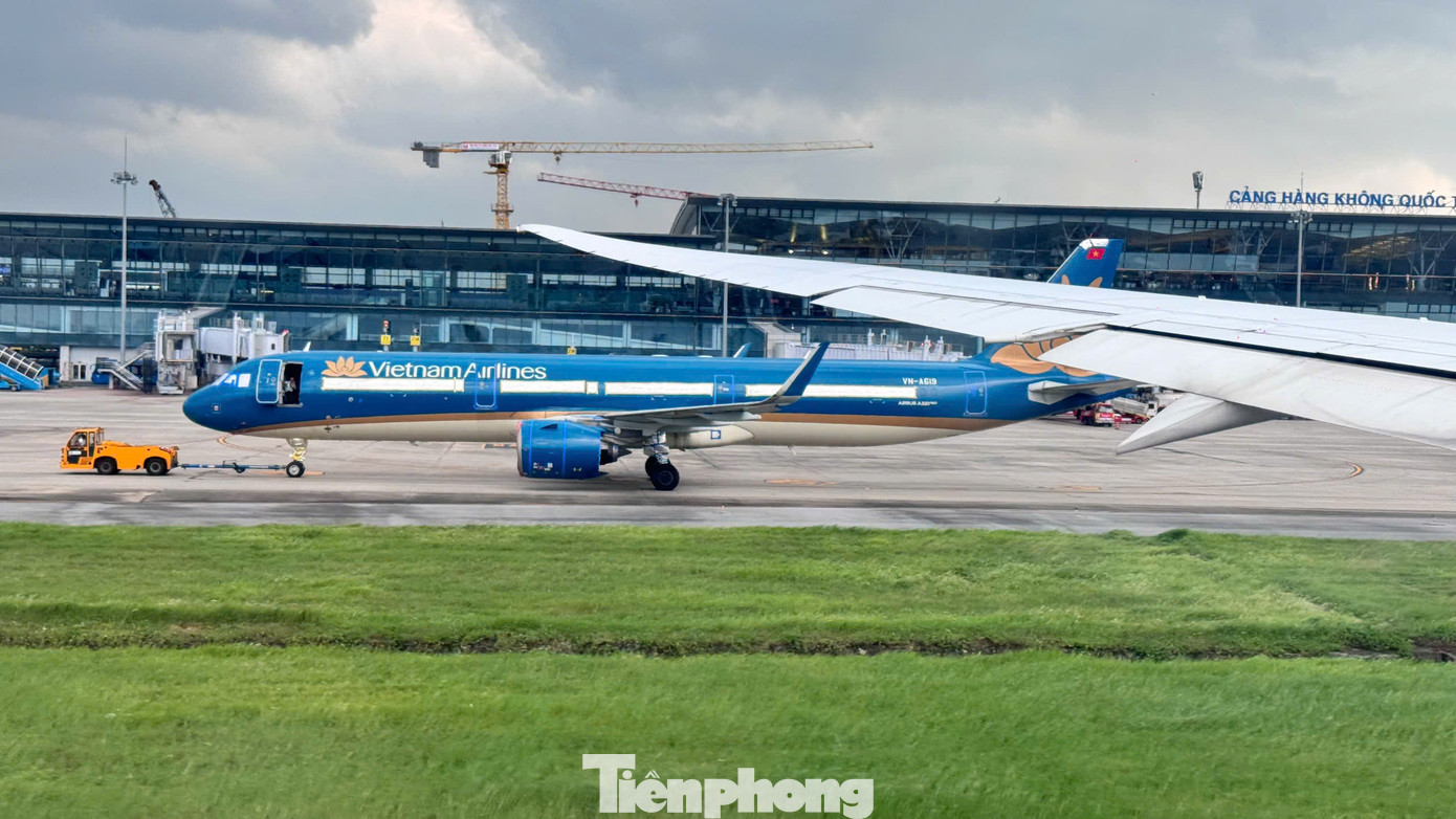 Theo Trung tâm Dự báo khí tượng thủy văn quốc gia, đến 16h ngày 7/9, tâm siêu bão Yagi sẽ ở trên đất liền từ Quảng Ninh đến Nam Định, cường độ bão mạnh cấp 10-11, giật cấp 14, mỗi giờ đi được 20km theo hướng Tây Tây Bắc và suy yếu dần.