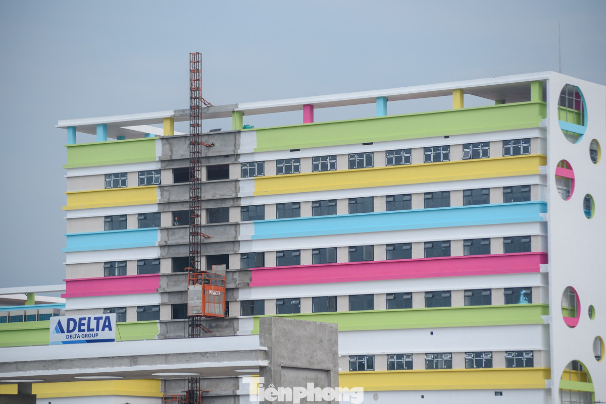 Dự án bao gồm một số công trình chính như: Một khối nhà hành chính cao 3 tầng, 2 khối điều trị nội trú cao 6 tầng, có 1 tầng hầm nằm phía dưới.