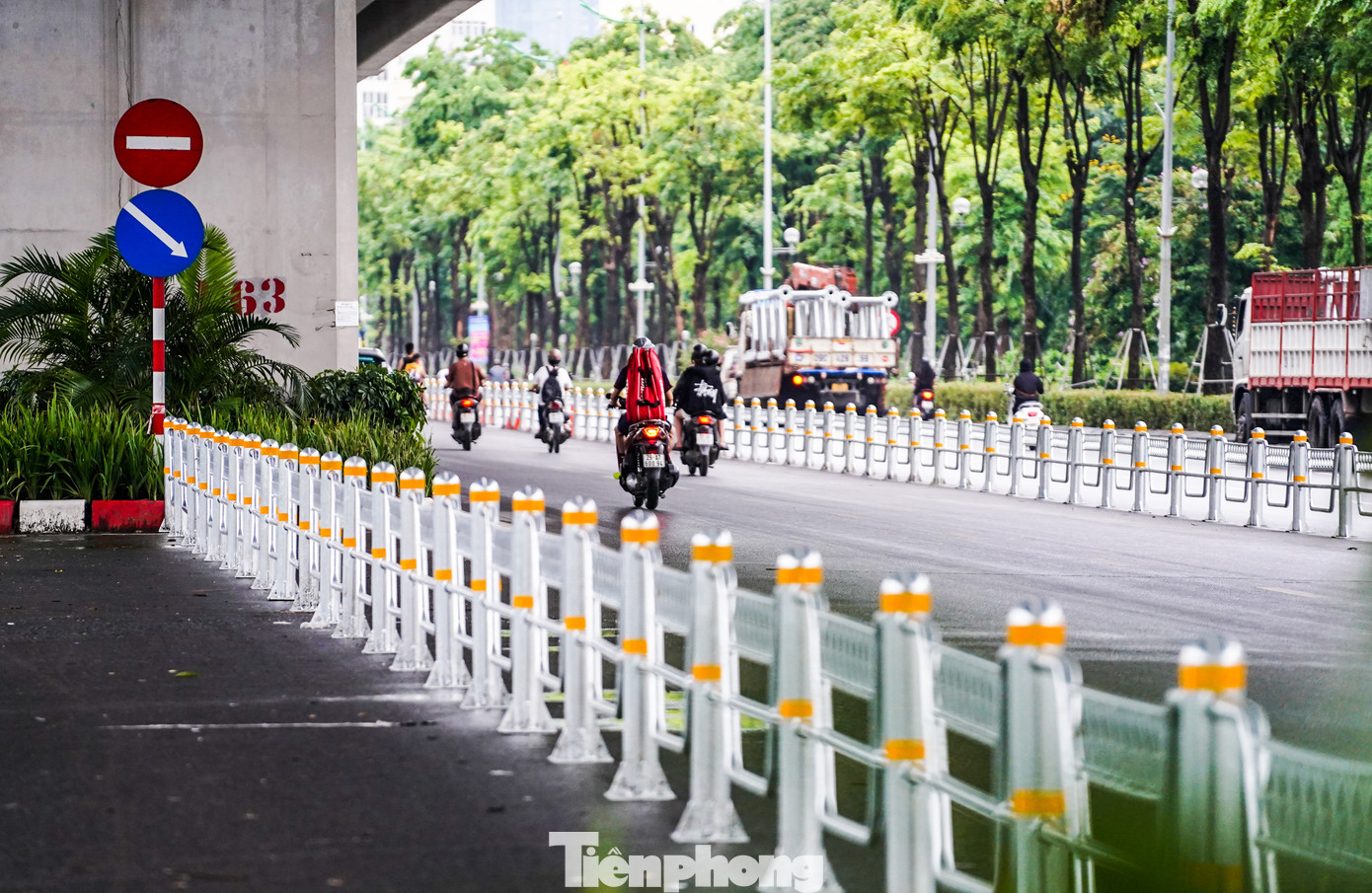 Tuy vậy, việc lắp đặt dải phân cách cứng đã phần nào hạn chế tình trạng quay đầu xe không đúng nơi quy định như trước đây.