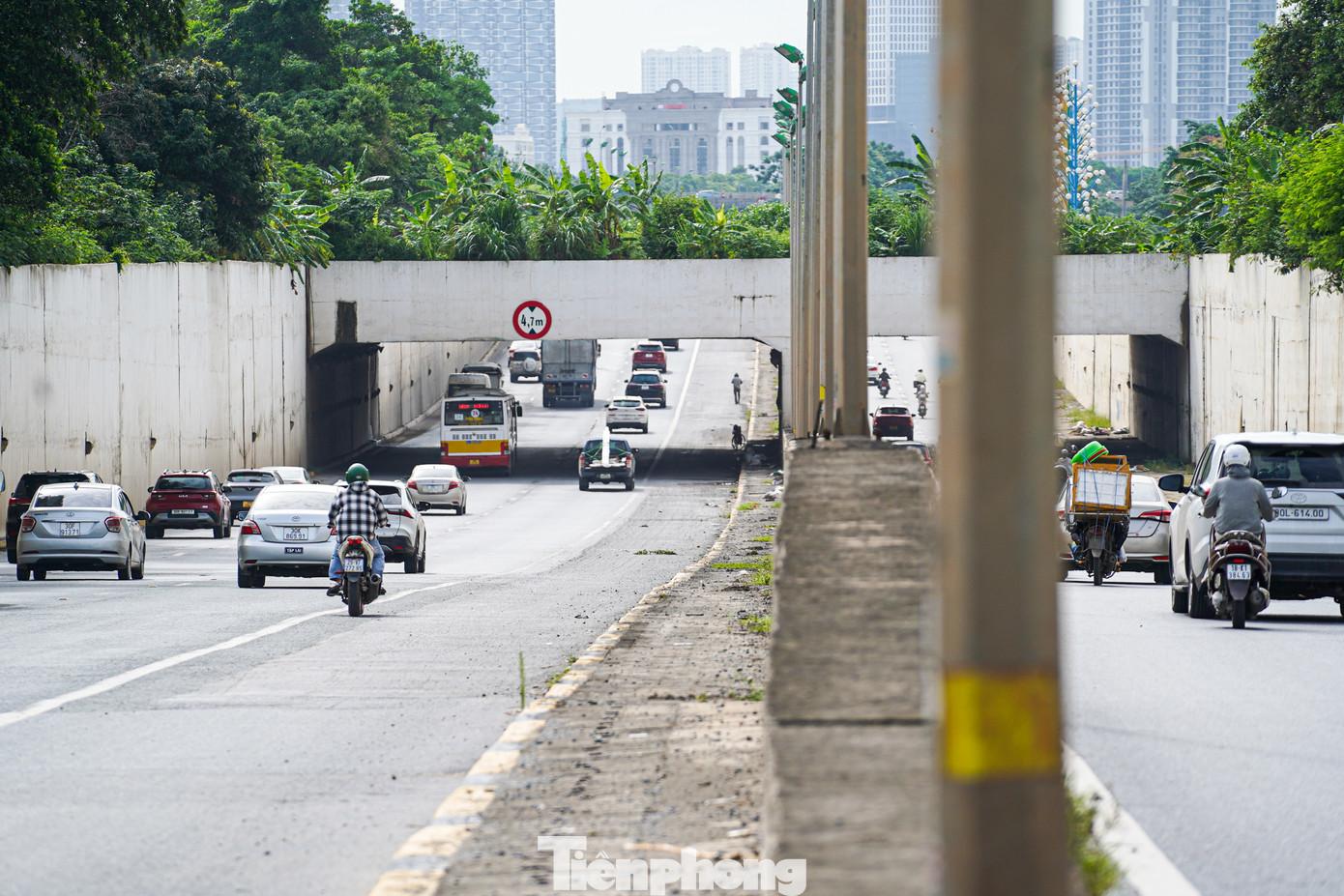 Chị Phương (An Khánh, Hoài Đức) chia sẻ: “Tôi thấy rất sợ khi chứng kiến xe máy chạy vào cao tốc, vừa nguy hiểm cho chính người lái, vừa khiến tài xế các phương tiện khác giật mình".