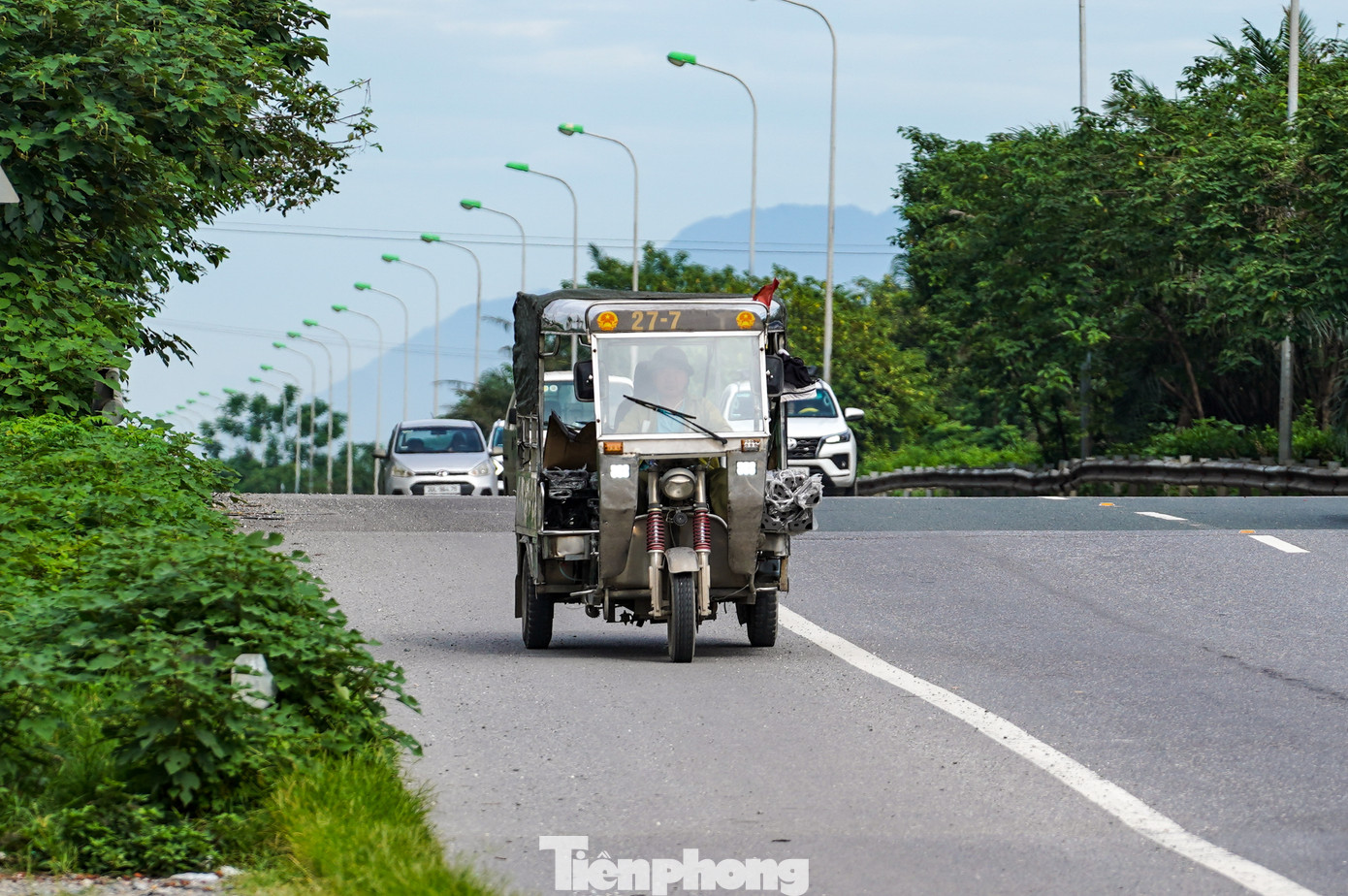 Xe ba gác thường xuyên chạy vào tuyến đường cấm.