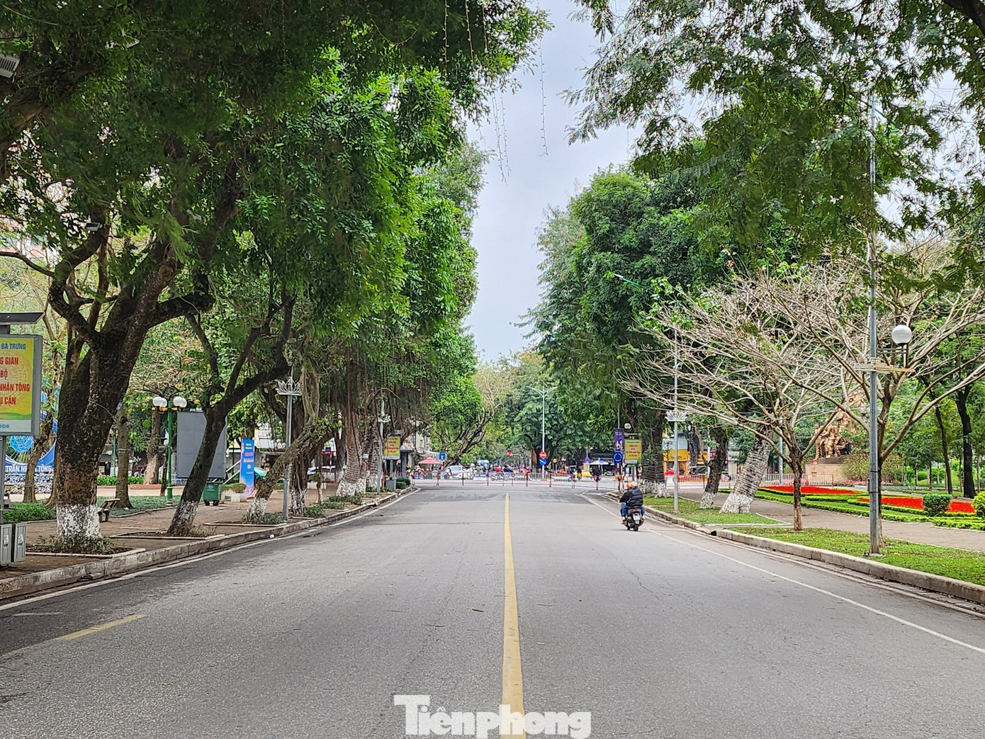 Quanh Hồ Thiền Quang, các tuyến đường đều có lòng đường, vỉa hè rộng, cây xanh bóng mát, kiến trúc cảnh quan đẹp.