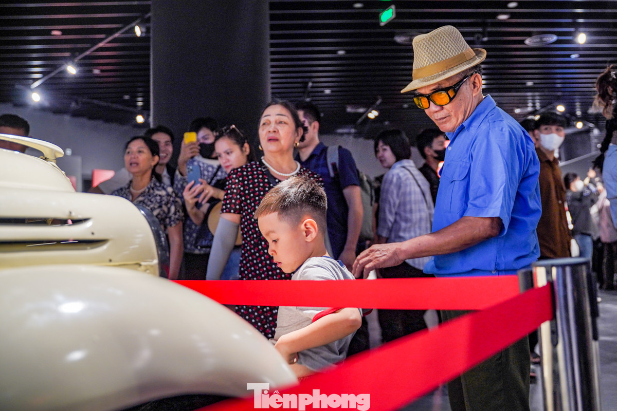 Xe ô tô đồng chí Nguyễn Tấn Miêng chở đội Biệt động 6 tiến công Bộ Tổng Tham mưu ngụy đêm 31/1/1968 cũng được bảo vệ. Tuần trước, nhiều du khách đã tì đè lên xe, thò tay vào cửa kính.