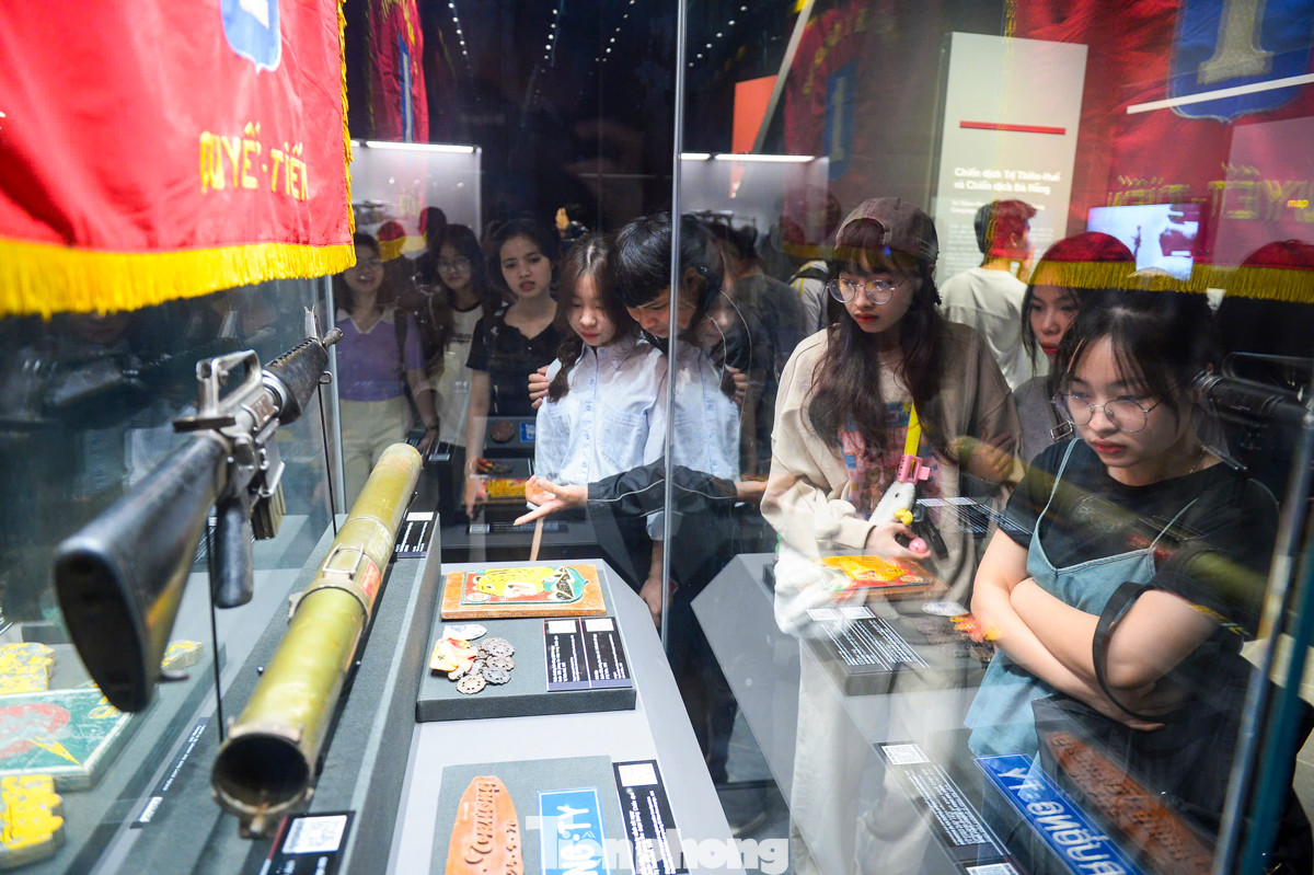 "Bảo tàng sẽ bố trí đầy đủ nhân sự, phương tiện, phương án điều phối hợp lý để đón khách tốt nhất và hạn chế tối đa hình ảnh phản cảm hoặc những tác động xấu đến hiện vật", Thượng tá Nguyễn Thành Lê khẳng định.