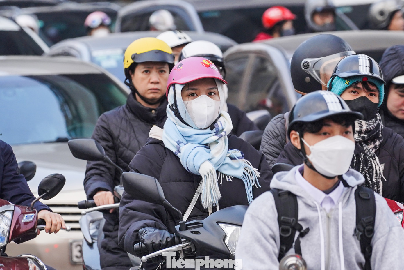 Theo Trung tâm Dự báo khí tượng thủy văn Quốc gia, ngày 16/12, không khí lạnh Bắc Bộ suy yếu, rét đậm, rét hại giảm dần, trời có nắng ấm. Tuy nhiên vào ban đêm vẫn xuất hiện mưa nhỏ rải rác, nhiệt độ cao nhất ngày từ 18-20 độ C.