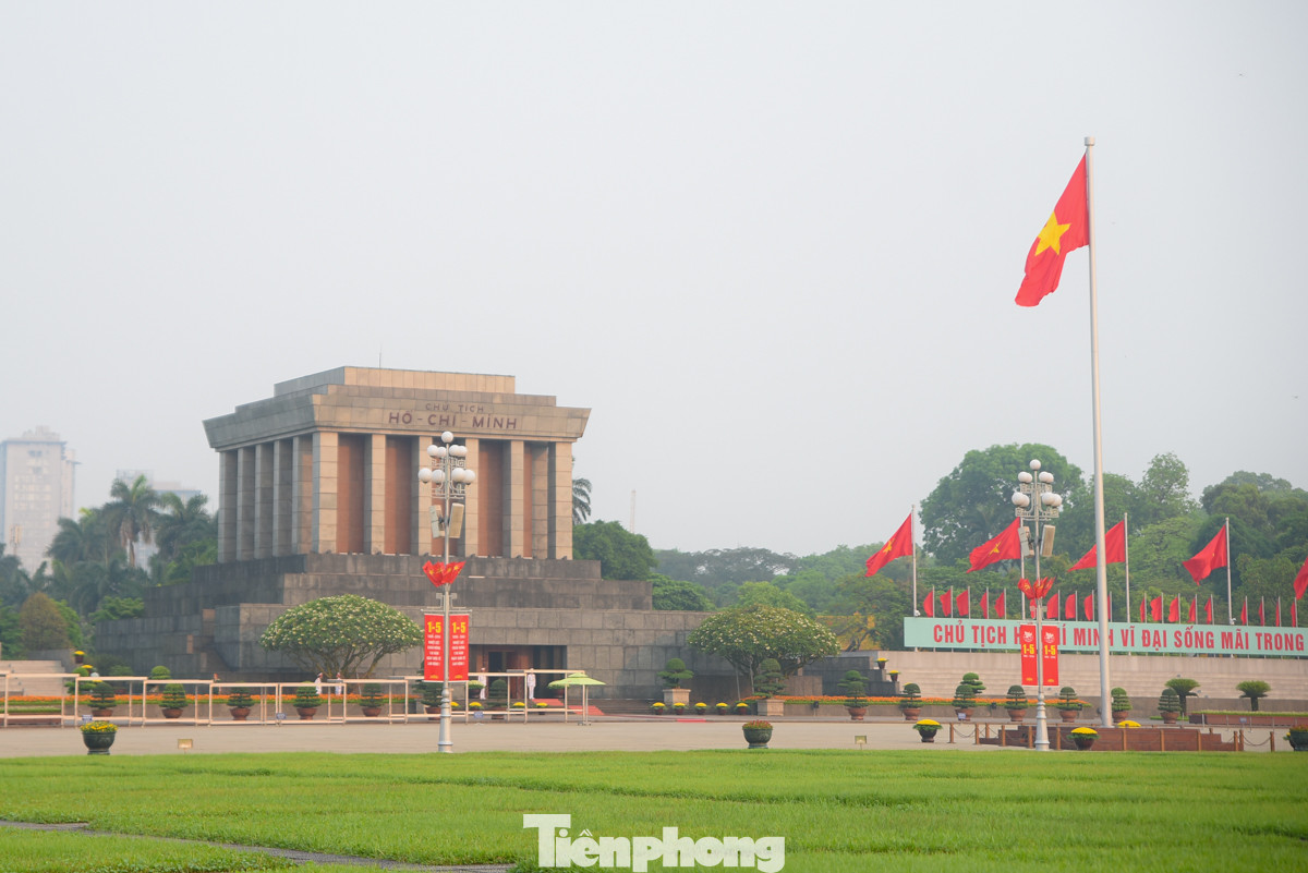 Giới trẻ hôm nay ghi nhớ công ơn Bác Hồ, các anh hùng đã hy sinh vì sự nghiệp giải phóng dân tộc, xây dựng và bảo vệ Tổ quốc.