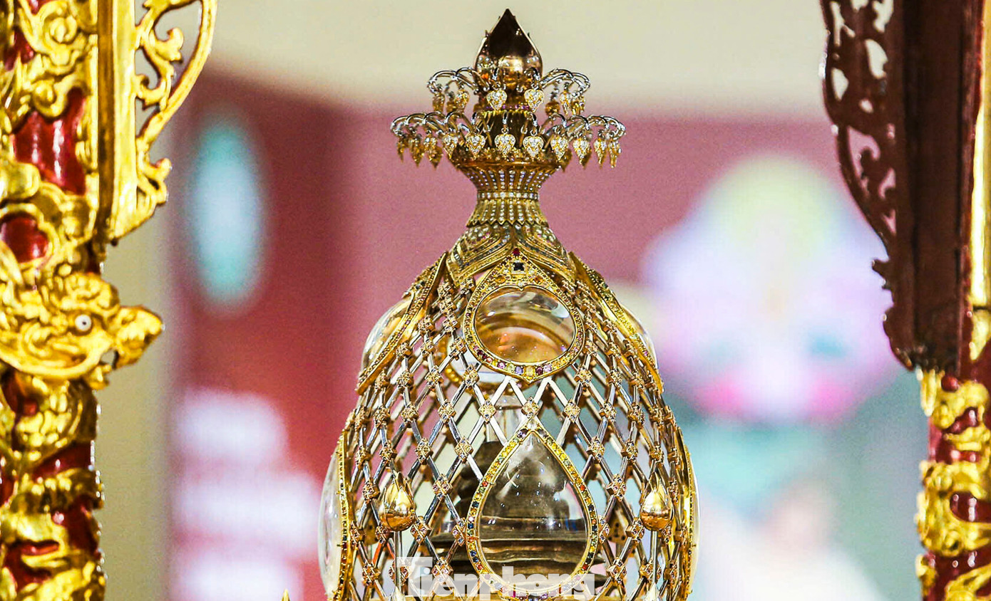 Theo kế hoạch, xá lợi Phật được tôn trí tại chùa Chuông trong hai ngày (28-29/5) để người dân và phật tử từ khắp nơi đến chiêm bái và tham dự các hoạt động tâm linh, thiện nguyện do nhà chùa tổ chức.