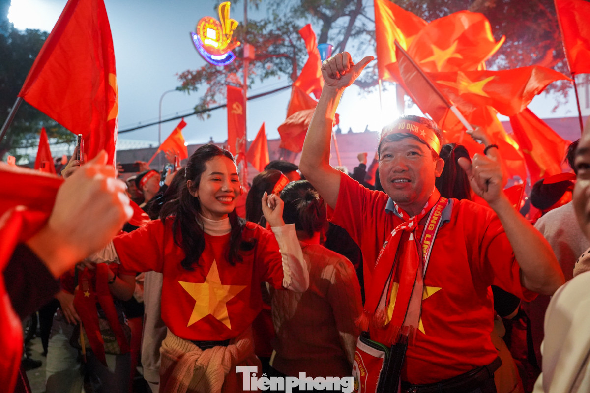 Một lần nữa bóng đá cho thấy sức mạnh có thể gắn kết mọi người.