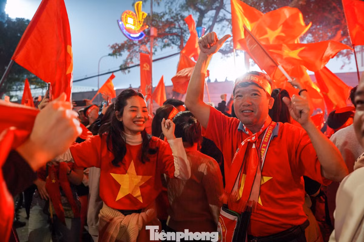 Một lần nữa bóng đá cho thấy sức mạnh có thể gắn kết mọi người.
