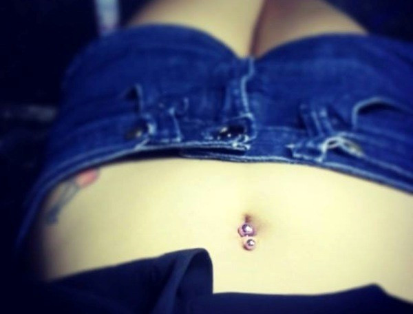 Chỗ khuyên rốn của My đã từng bị đứt 