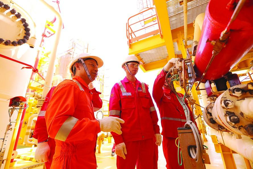 Tập đoàn Dầu khí Việt Nam (PVN) đạt tổng doanh thu hợp nhất 299.300 tỷ đồng, vượt 20% kế hoạch 6 tháng đầu năm 2021