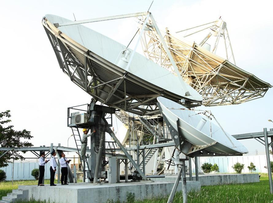 Ủy ban đã cùng với 19 Tập đoàn, Tổng công ty có những đóng góp lớn, thiết thực cho công tác phòng, chống dịch như: ủng hộ khoảng 2.600 tỷ đồng vào quỹ vắc-xin phòng COVID-19; tặng hơn 100.000 máy tính cho chương trình “Sóng và máy tính cho em”; hỗ trợ người dân về giá điện (khoảng 15.000 tỷ đồng qua 4 đợt triển khai), viễn thông (gói cam kết ước tính 8.000 tỷ đồng), xăng dầu cùng với nhiều trang thiết bị y tế khác phục vụ công tác phòng, chống dịch của đất nước...