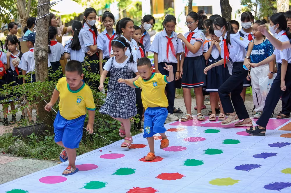 Thiếu niên, nhi đồng sôi nổi tham gia trải nghiệm tại Ngày hội.