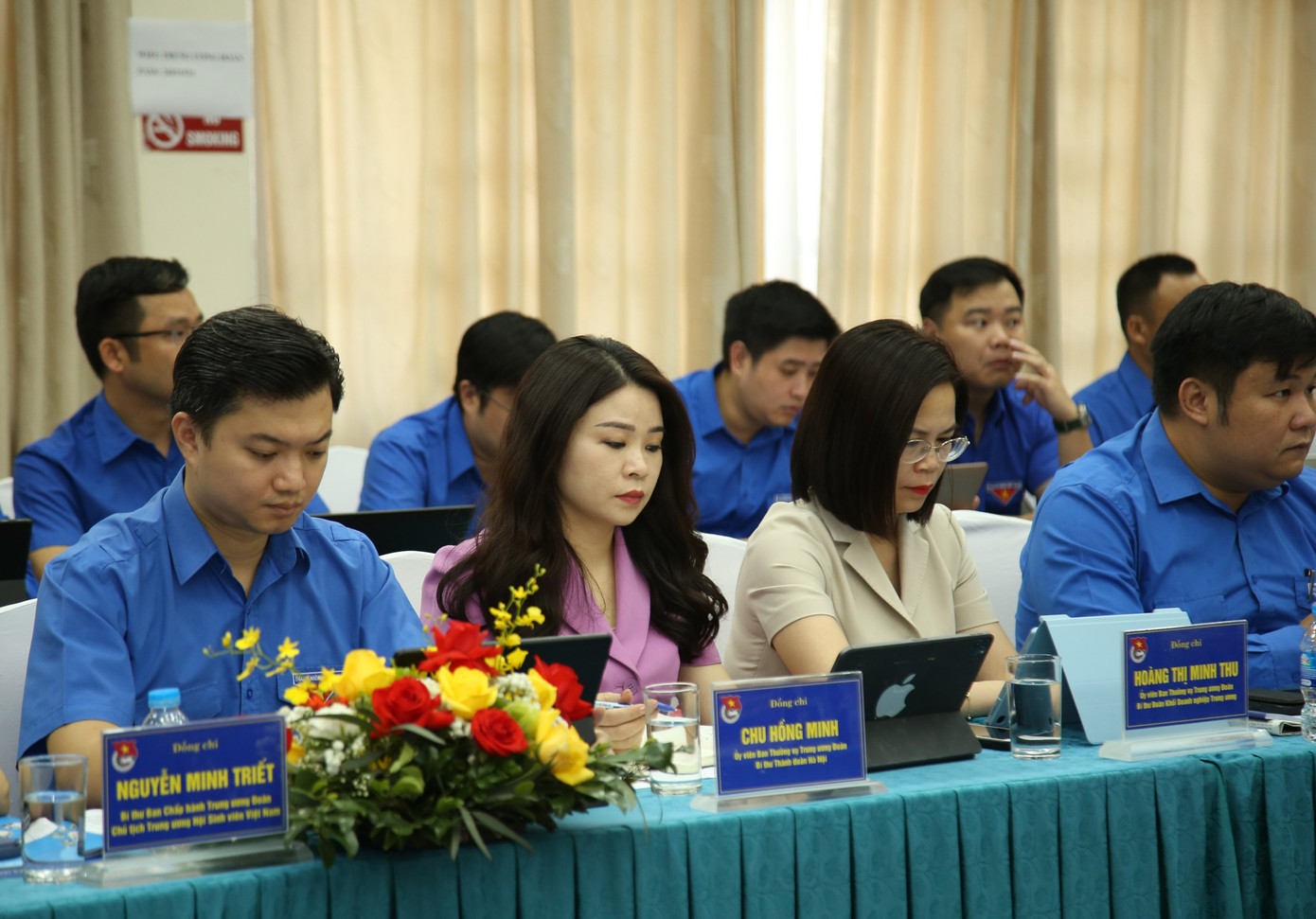 Các đồng chí trong Ban thường vụ tham gia hội nghị Các đồng chí trong Ban thường vụ tham gia hội nghị