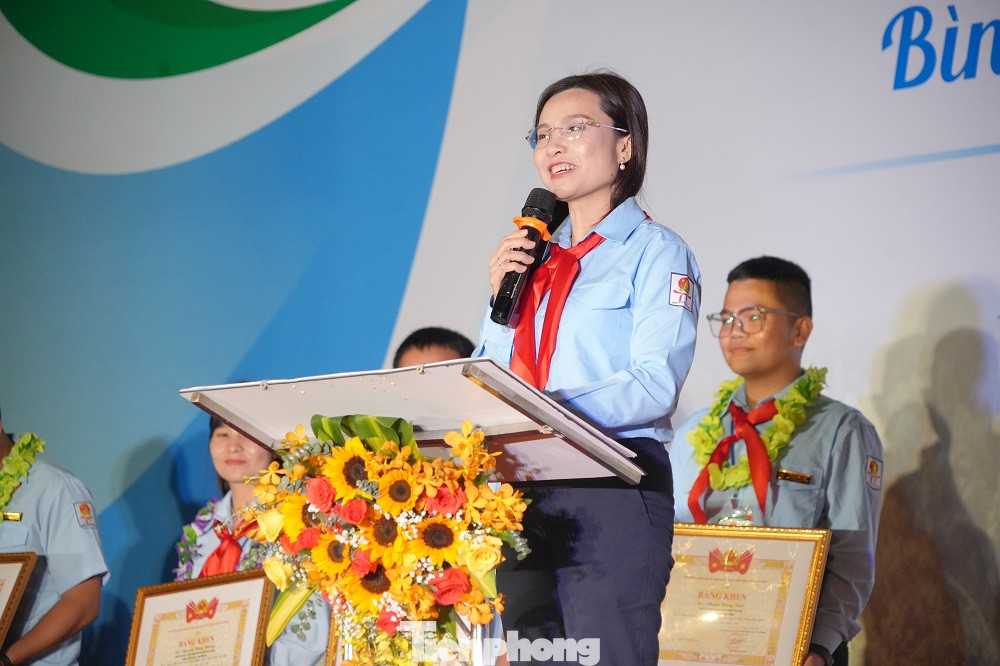 Chị Nguyễn Phạm Duy Trang, Bí thư T.Ư Đoàn, Chủ tịch Hội đồng Đội T.Ư phát biểu tại lễ tổng kết Chị Nguyễn Phạm Duy Trang, Bí thư T.Ư Đoàn, Chủ tịch Hội đồng Đội T.Ư phát biểu tại lễ tổng kết