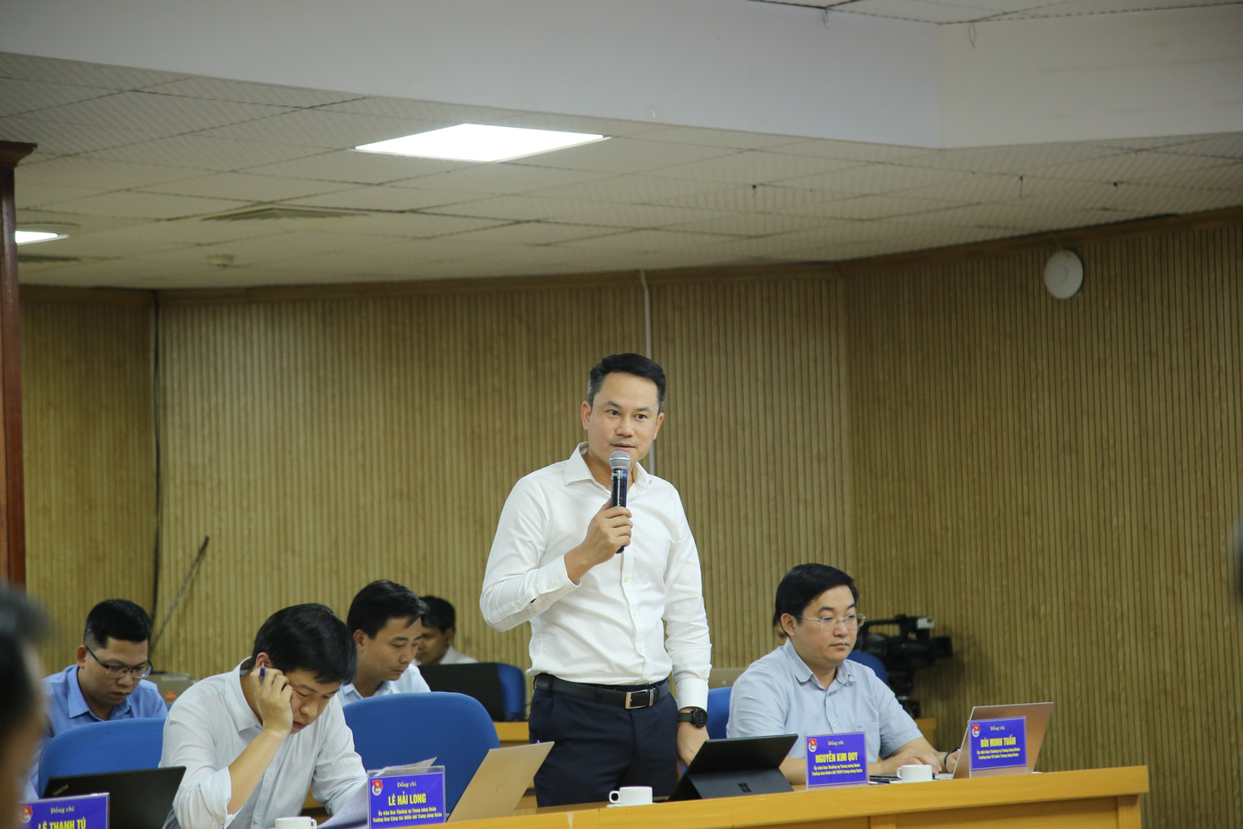 Các đại biểu trao đổi tại hội nghị. Ảnh: Bảo Anh Các đại biểu trao đổi tại hội nghị. Ảnh: Bảo Anh