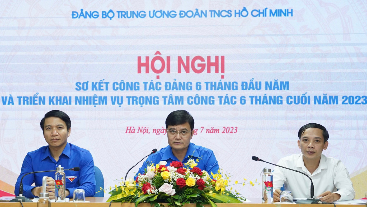 Hội nghị sơ kết công tác Đảng 6 tháng đầu năm và triển khai nhiệm vụ trọng tâm 6 tháng cuối năm 2023 Hội nghị sơ kết công tác Đảng 6 tháng đầu năm và triển khai nhiệm vụ trọng tâm 6 tháng cuối năm 2023
