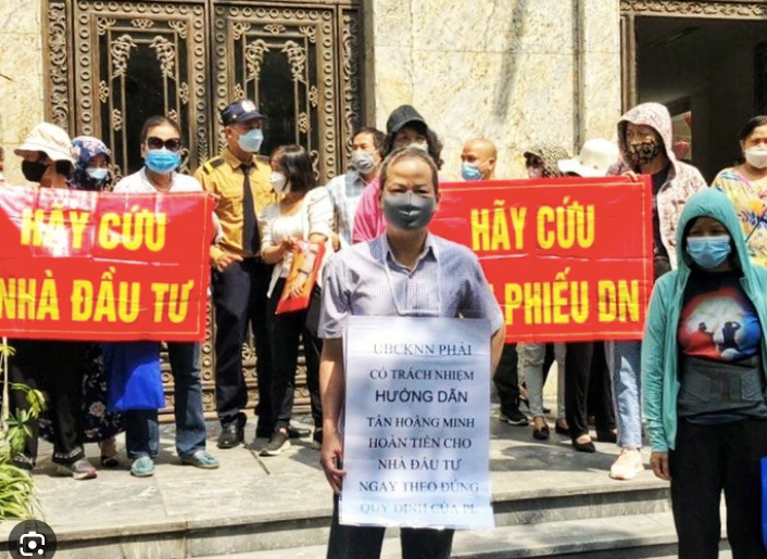 Nhà đầu tư trái phiếu Tân Hoàng Minh cầu cứu khắp nơi mong nhận lại tiền mua trái phiếu.