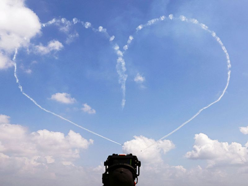 Sự kiện diễn ra hai năm một lần này sẽ tổ chức sự các màn nhào lộn đơn lẻ và đồng đội của máy bay. Năm nay, các đại diện của Ấn Độ và Trung Quốc lần đầu tiên tham gia.