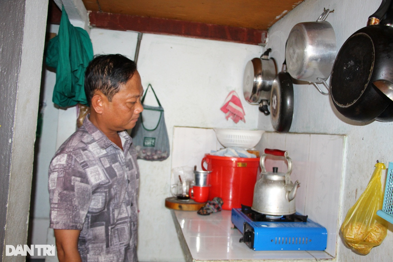 Ông Bảo mong muốn tìm được việc làm ổn định với thu nhập trên 10 triệu đồng/tháng (Ảnh: Xuân Trường).